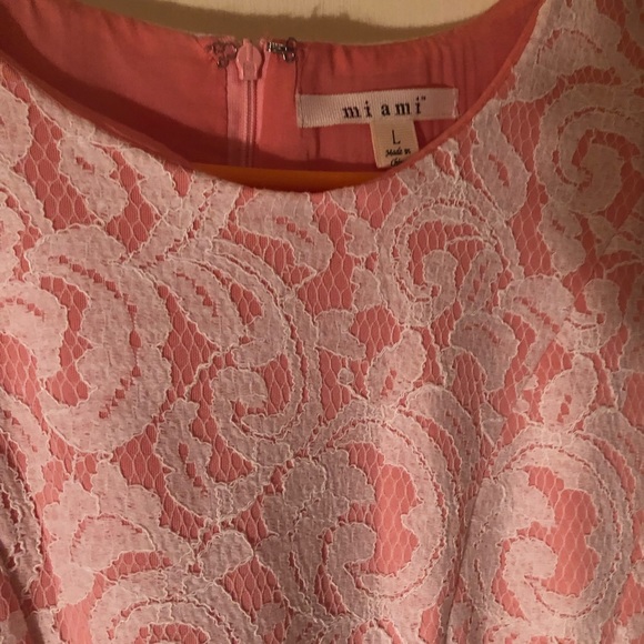 Coral and White Lace Dress - Picture 3 of 4
